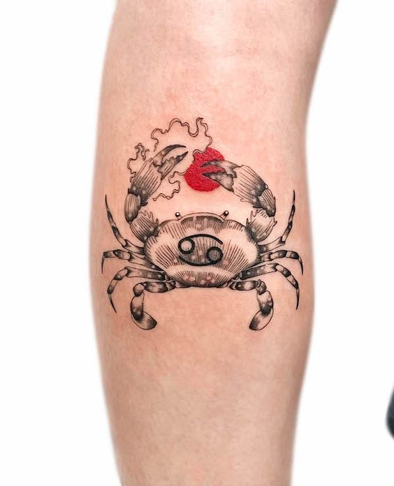 Tatouage Signe Cancer Et Soleil Sur L'avant Bras