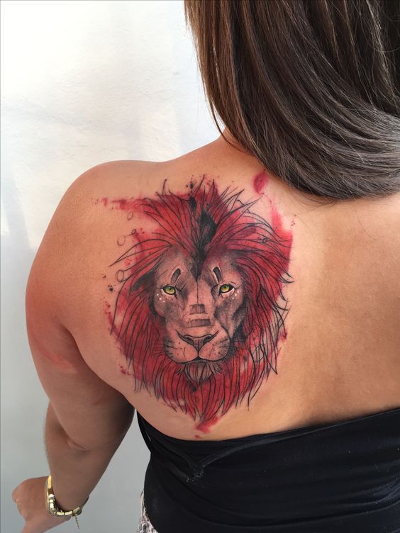 Tatouage Lion Rouge Graphique Sur Le Dos
