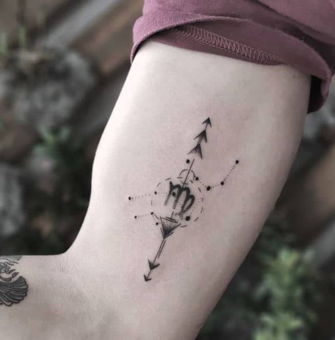 Tatouage Signe Vierge Avec Constellation En Dots Sur Le Bras