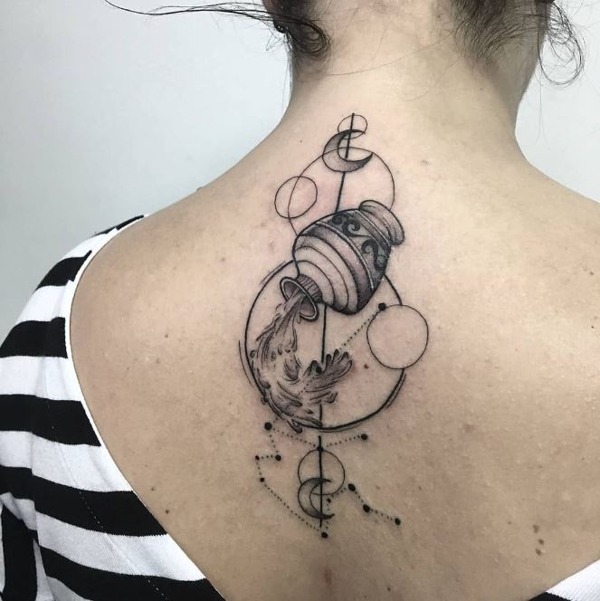 Tatouage Vase, Cercles Et Constellation Sur Le Dos