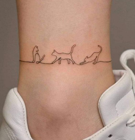 Tatouage Chats En Ligne Fine Sur La Cheville