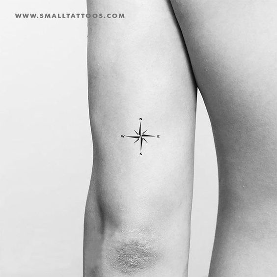 Tatouage Boussole Minimaliste Sur Le Bras