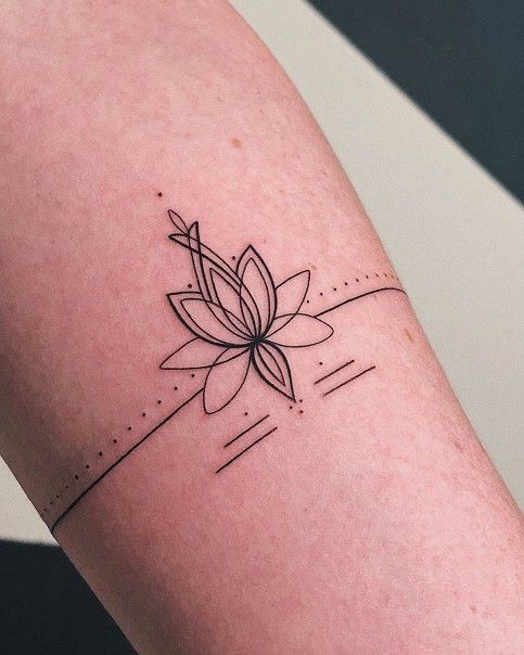 Tatouage Bracelet De Lotus Avec Dots Sur L'avant Bras