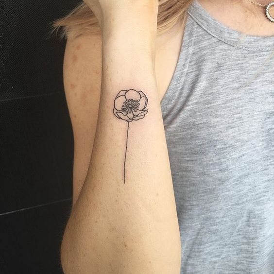 Tatouage Coquelicot Minimaliste Sur L'avant Bras