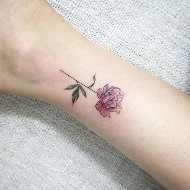 Tatouage Pivoine Rose Sur La Cheville