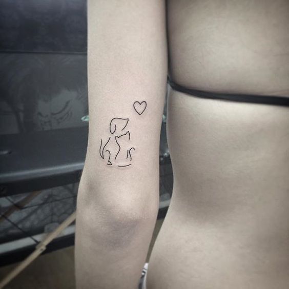 Tatouage Chien Et Chat Minimalistes Sur Le Bras