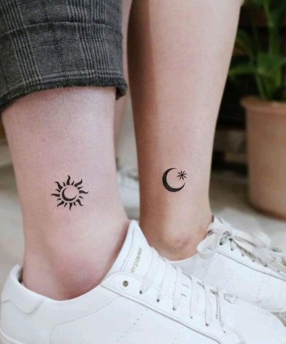 Tatouage Soleil Et Lune Pour Couple Sur La Cheville