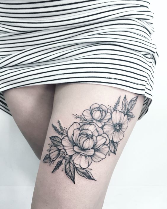 Tatouage Bouquet De Pivoines Sur La Cuisse