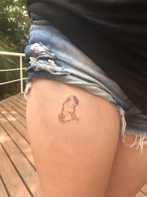 Tatouage Carlin Minimaliste Sur La Cuisse